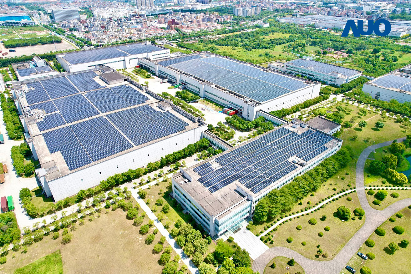 友達廈門推動智慧製造同時，透過綠電創能縱深推進綠色轉型，廠區全屋頂鋪設太陽能板，每年太陽能發電 2,600多萬度