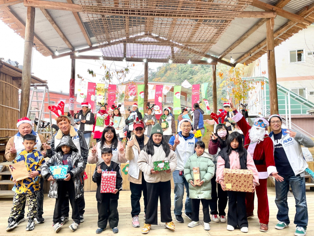 友達永續基金會號召「圓夢計畫」行動連續23年，由同仁凝聚內部愛心與資源送往偏鄉，累積為逾萬名兒童圓夢，實踐友達共創共好的永續精神。